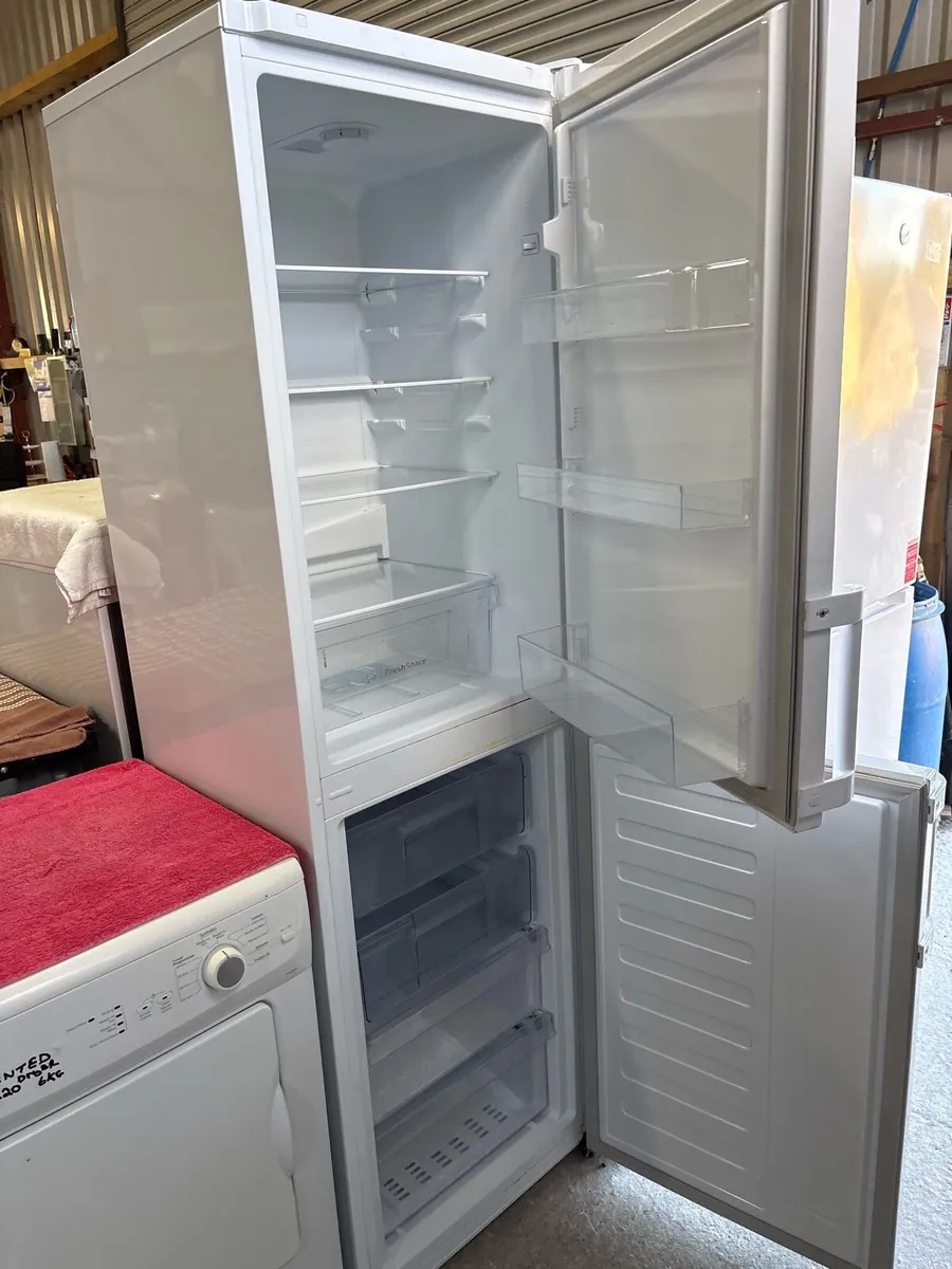 Indesit fridge freezer - Image 2