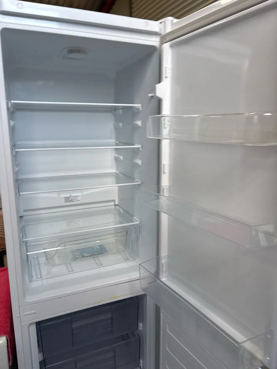 Indesit fridge freezer - Image 3