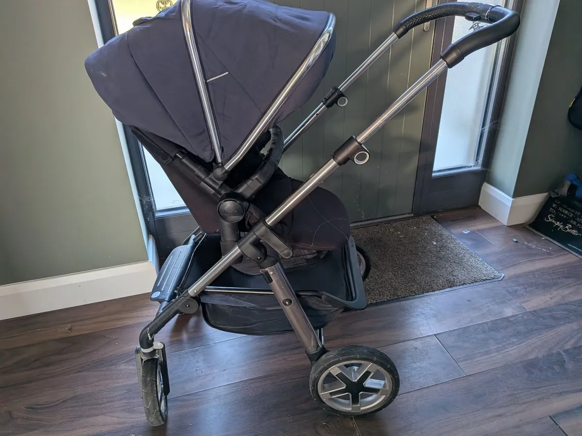 Silver Cross Pioneer Travel System - Image 1