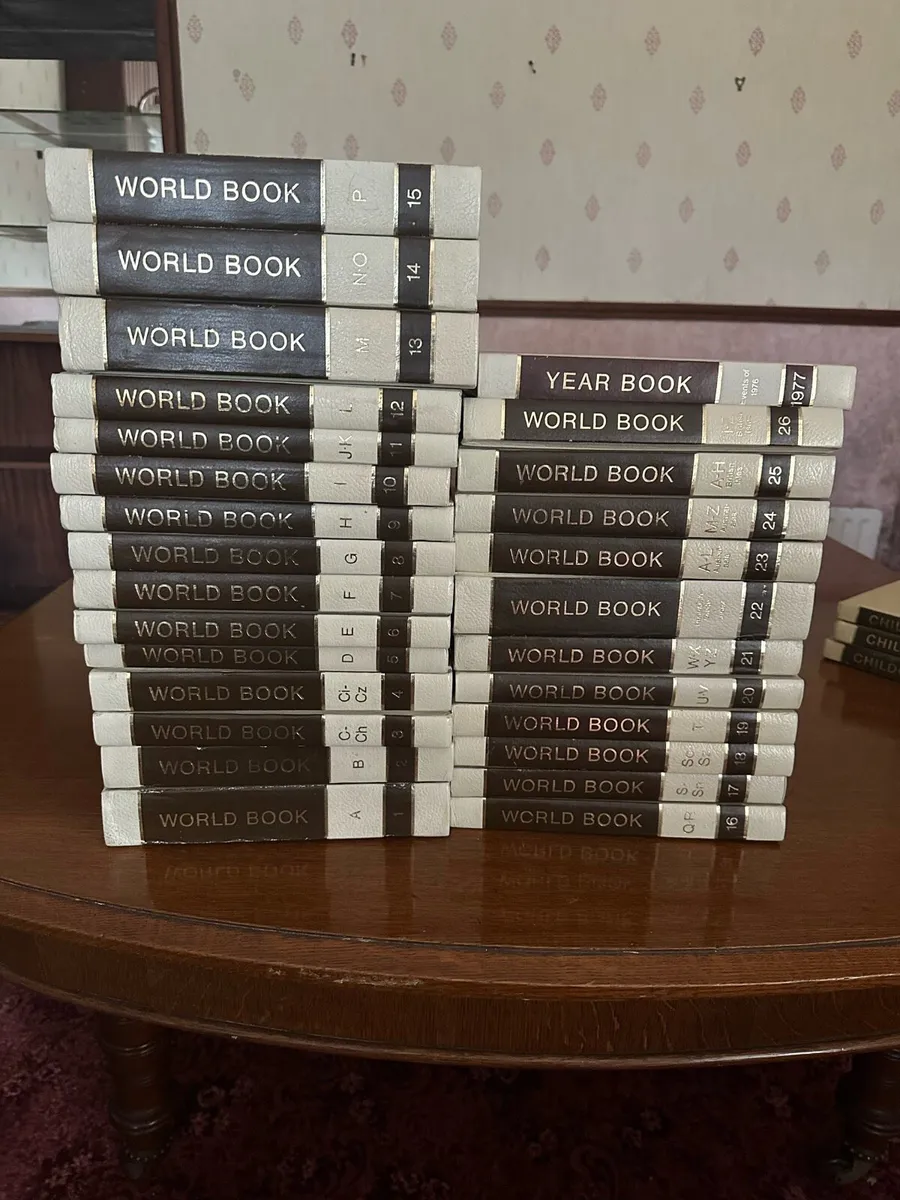 World books set 1-26 - Image 1