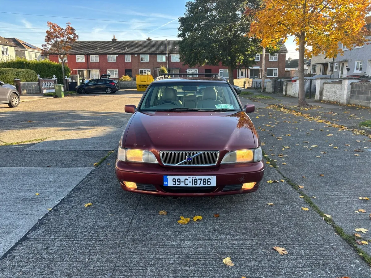 Volvo v70 - Image 2