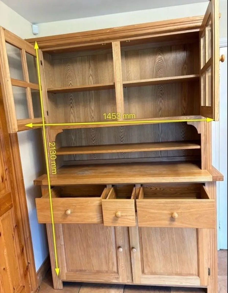 soild oak cabinet - Image 1