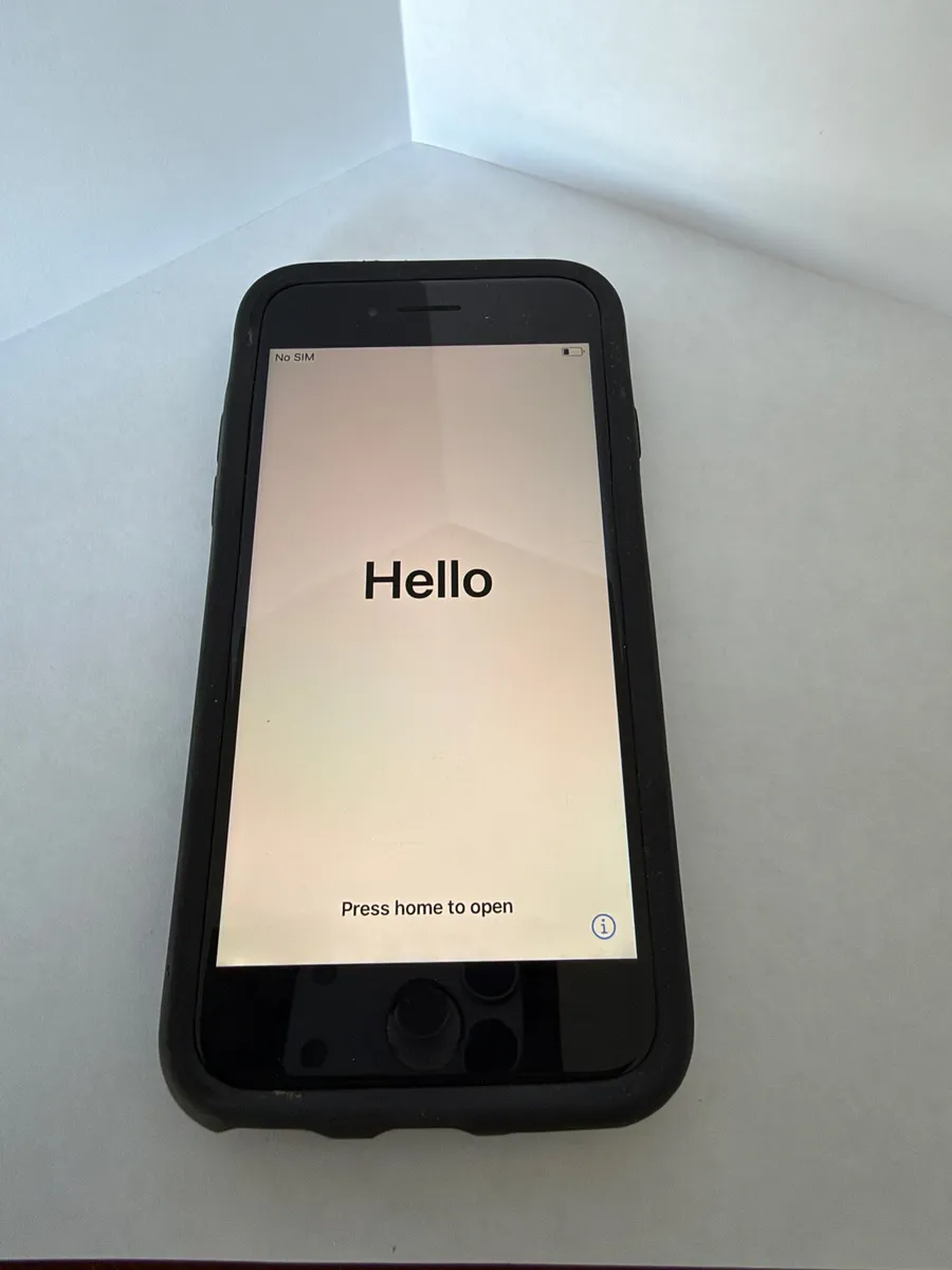 iPhone 7 32GB - Image 1