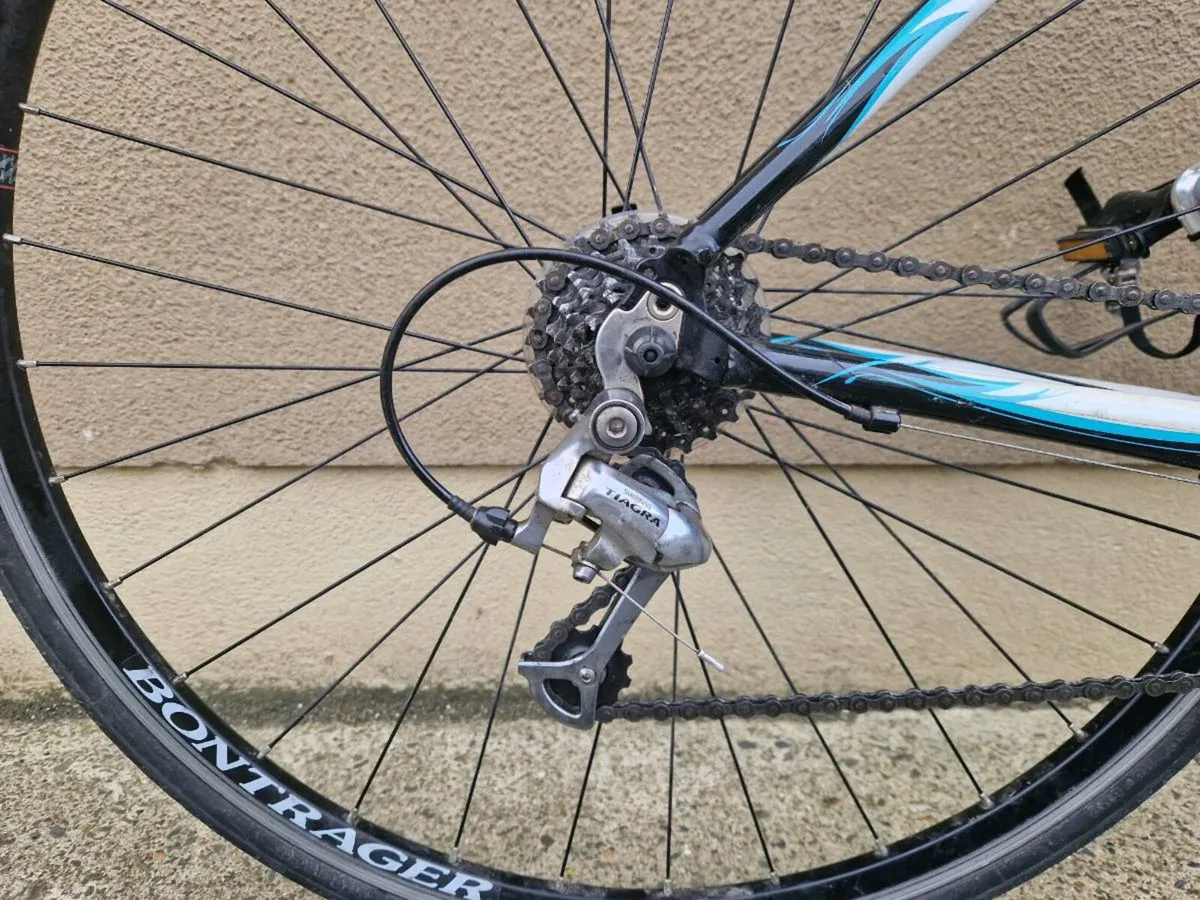 Trek 1.2 Road Bike, size 47 - Image 3