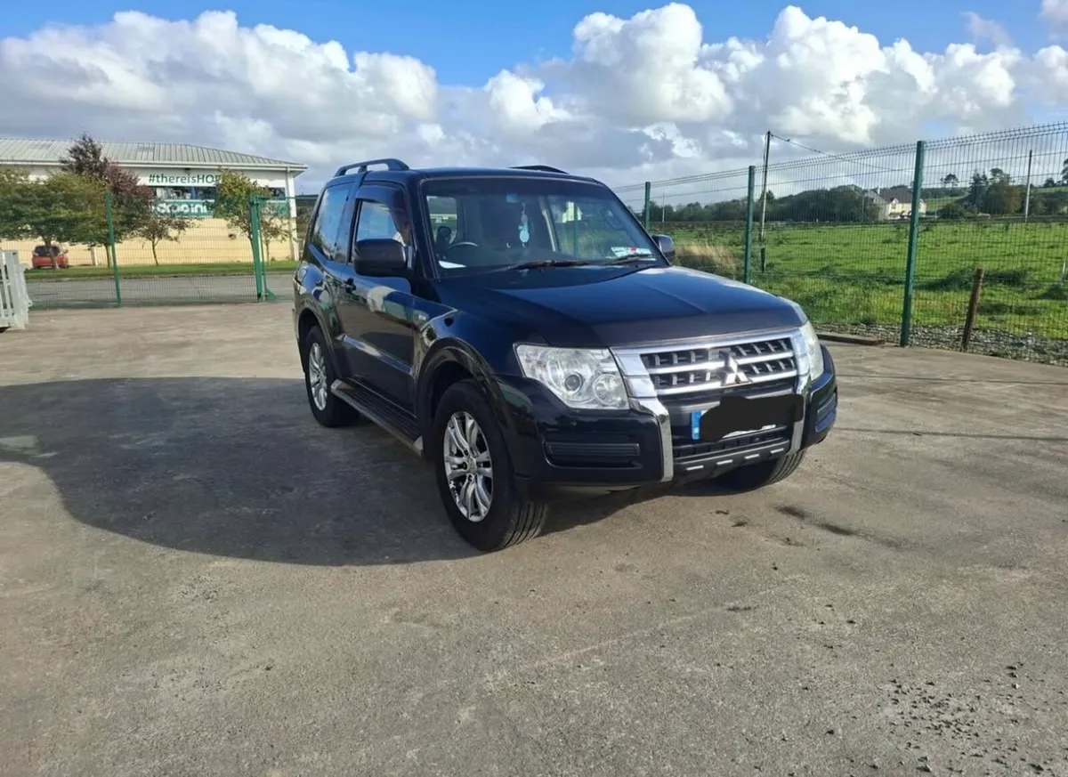 Mitsubishi Pajero - Image 2