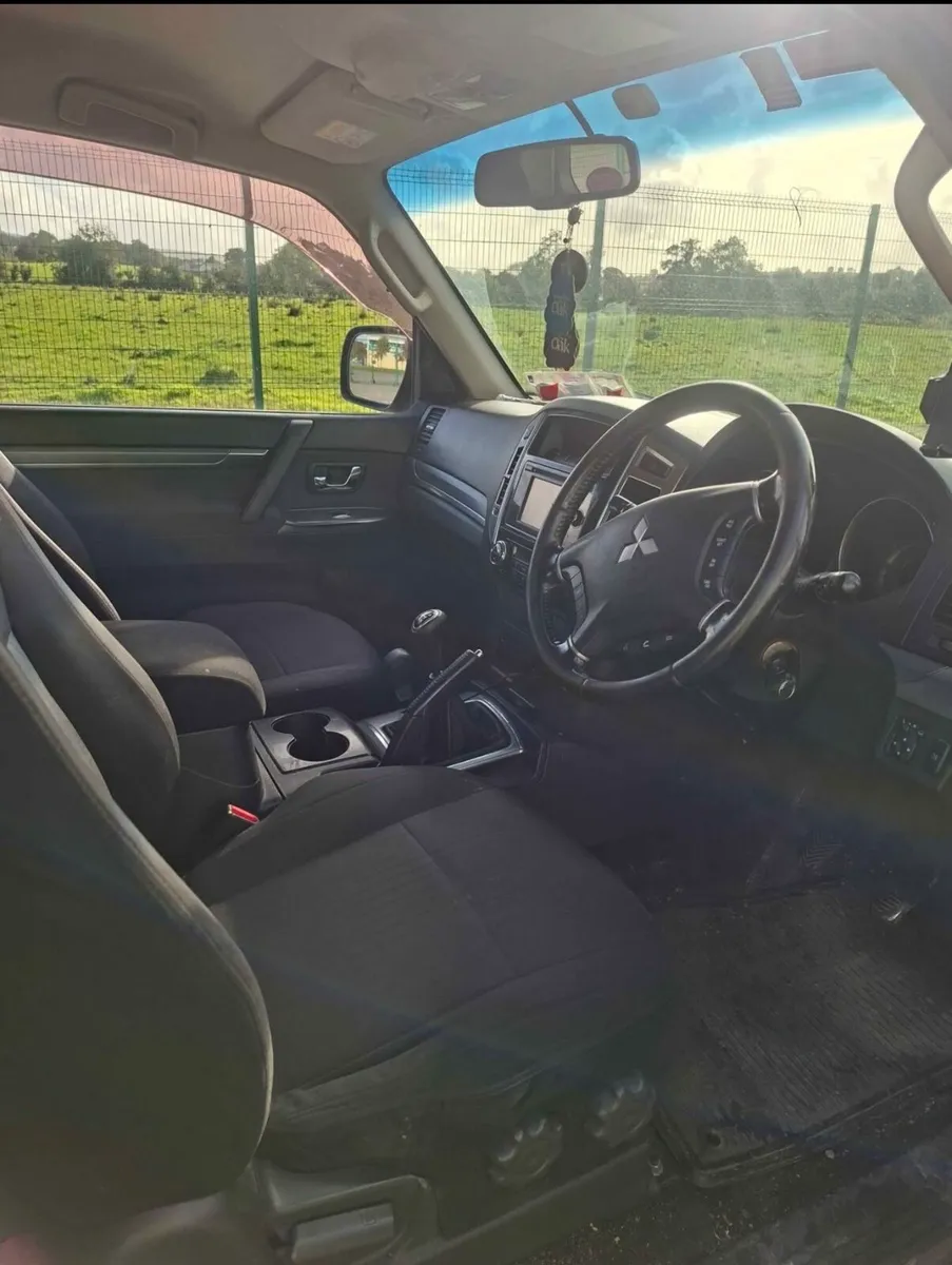 Mitsubishi Pajero - Image 3