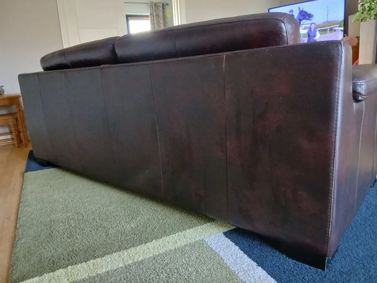 Couch - Image 2