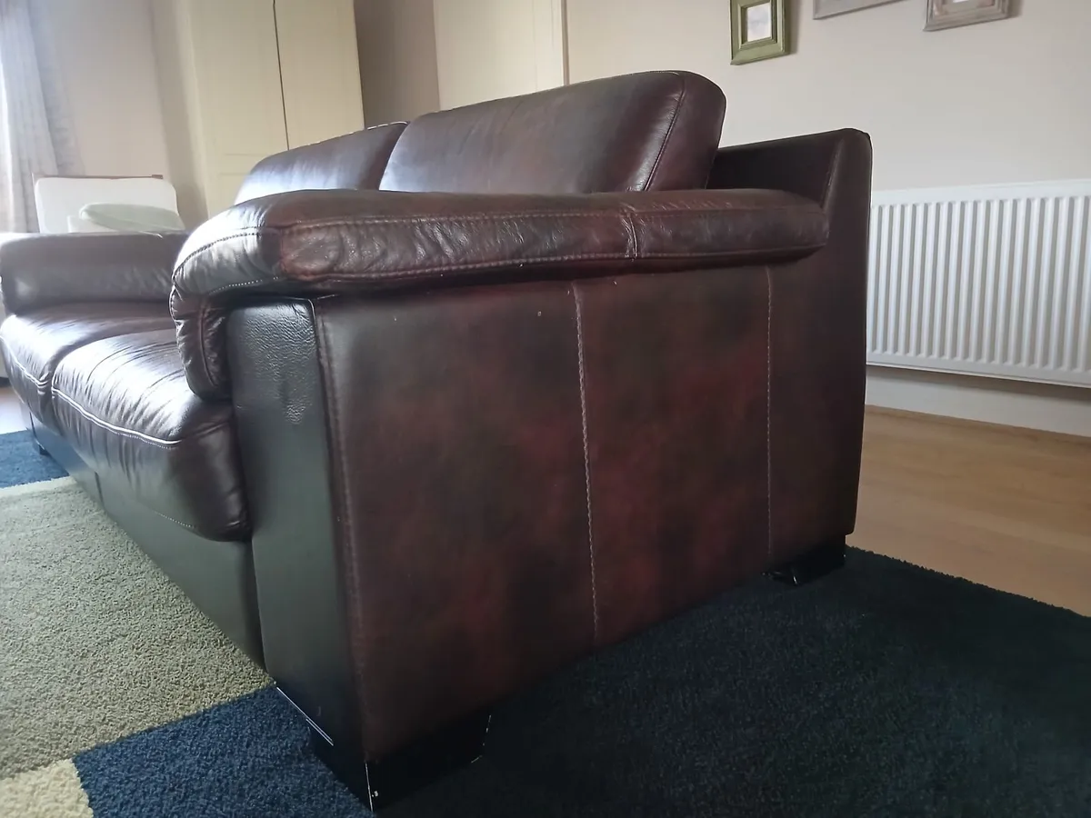 Couch - Image 4