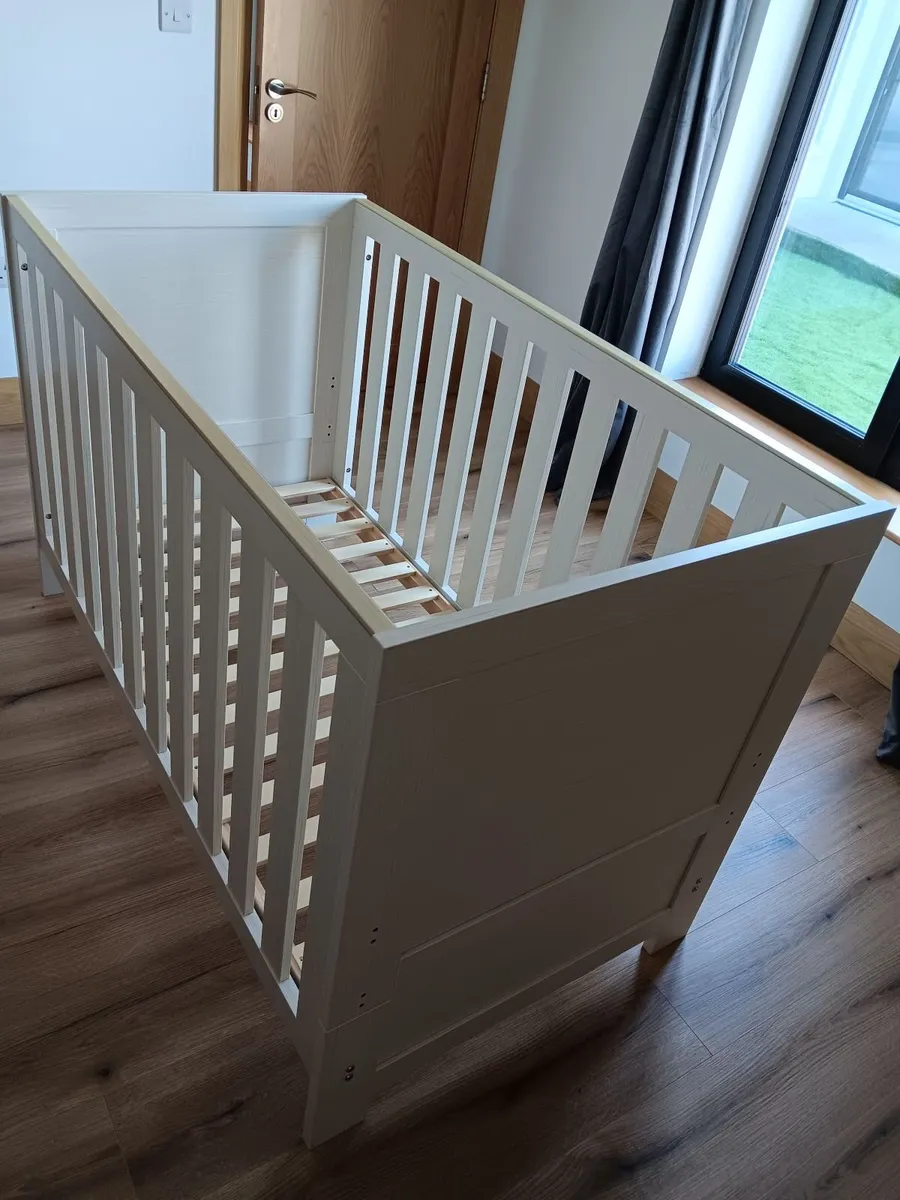 Cot - Image 1