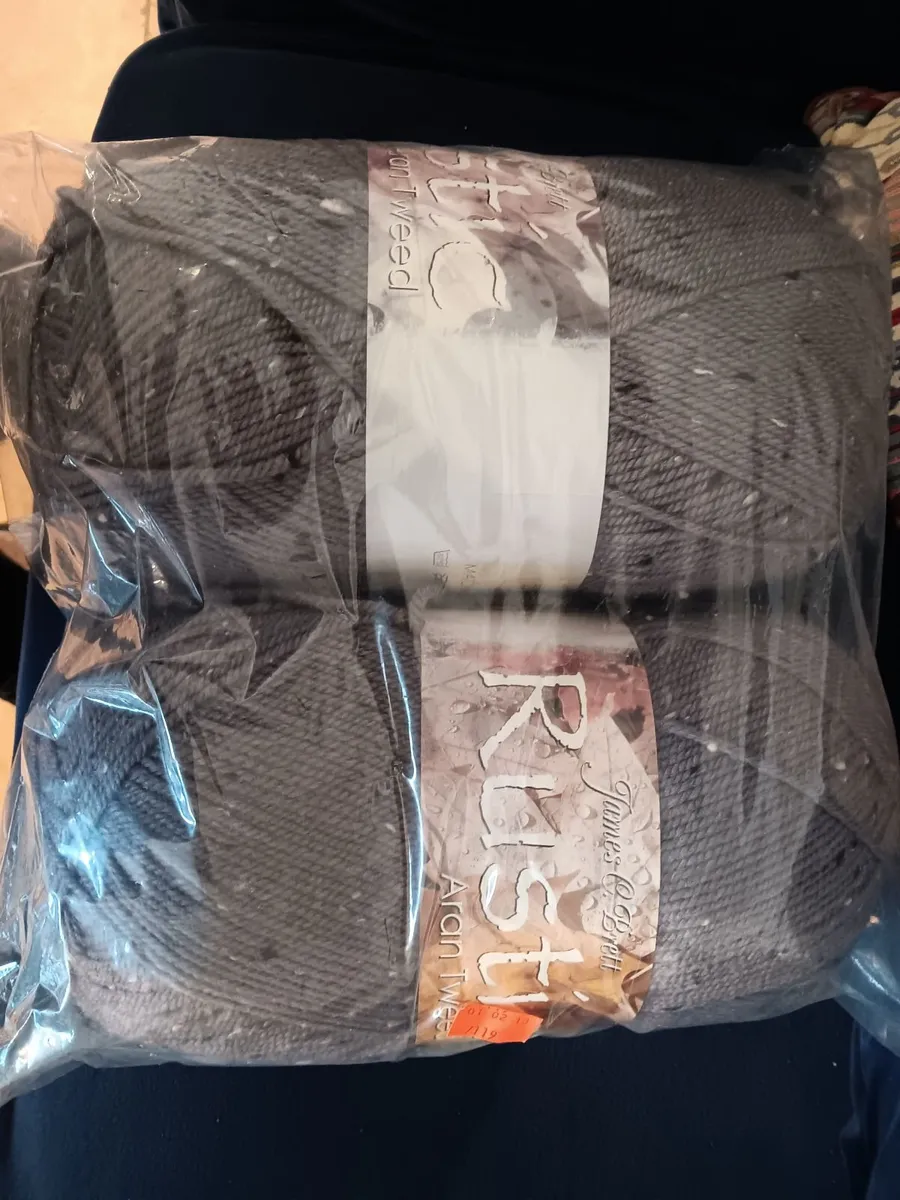 Knitting wool - Image 1