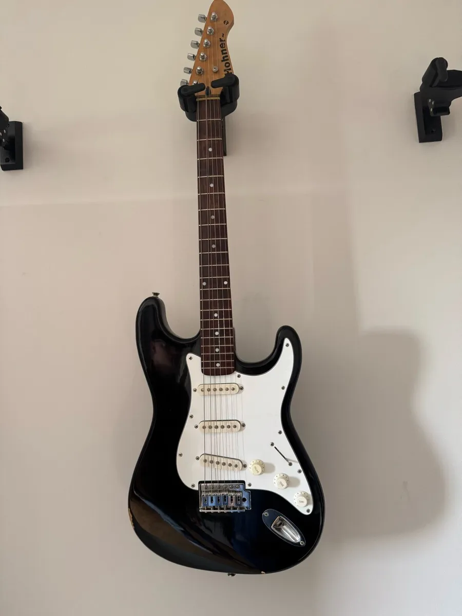 Horner strat type guitar - Image 1