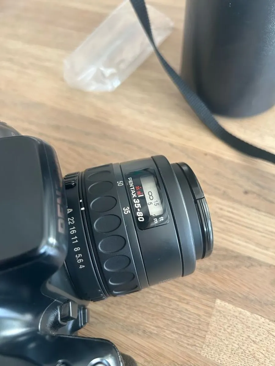 Pentax Z-1p. Autofocus 35mm SLR with lenses, Pentax AF500FTZ flash and accessories - Image 3
