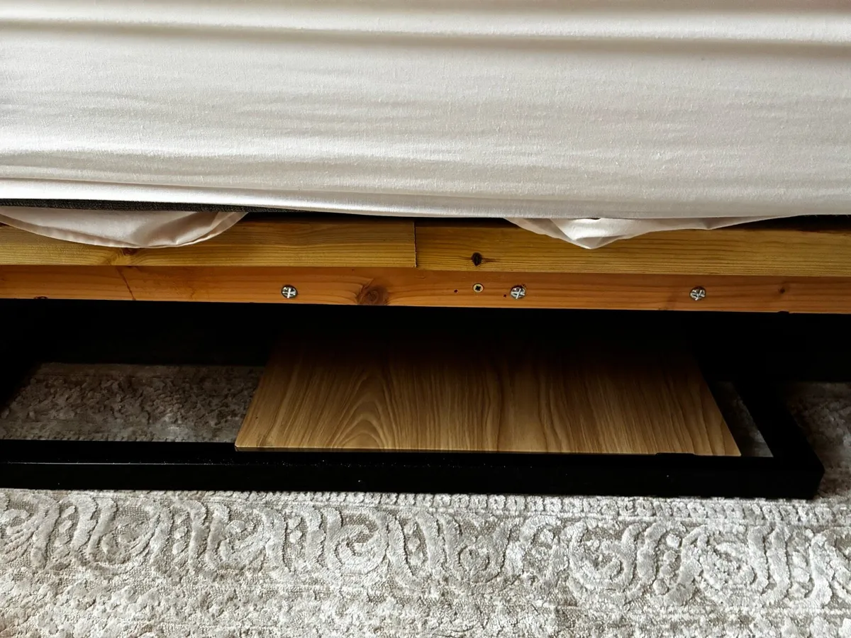Fold Up Desk - Image 4