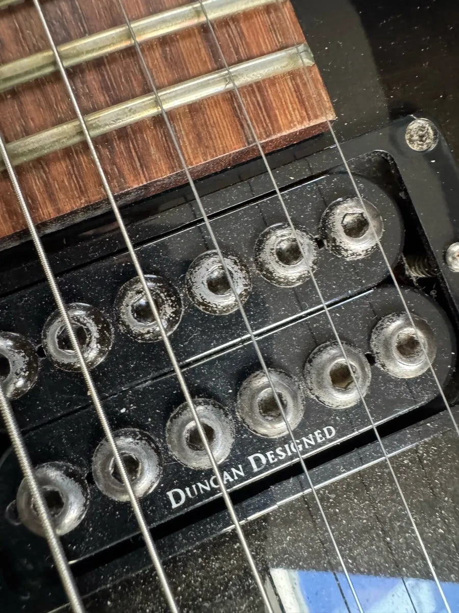 Guitar - Image 4