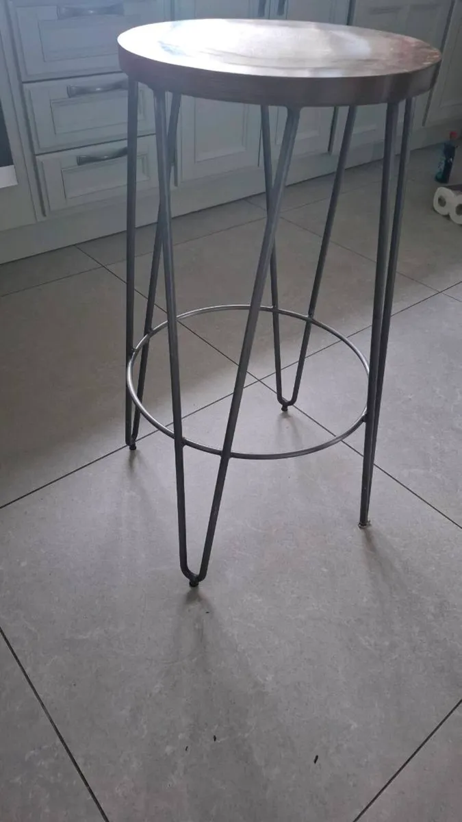 Bar stools - Image 1