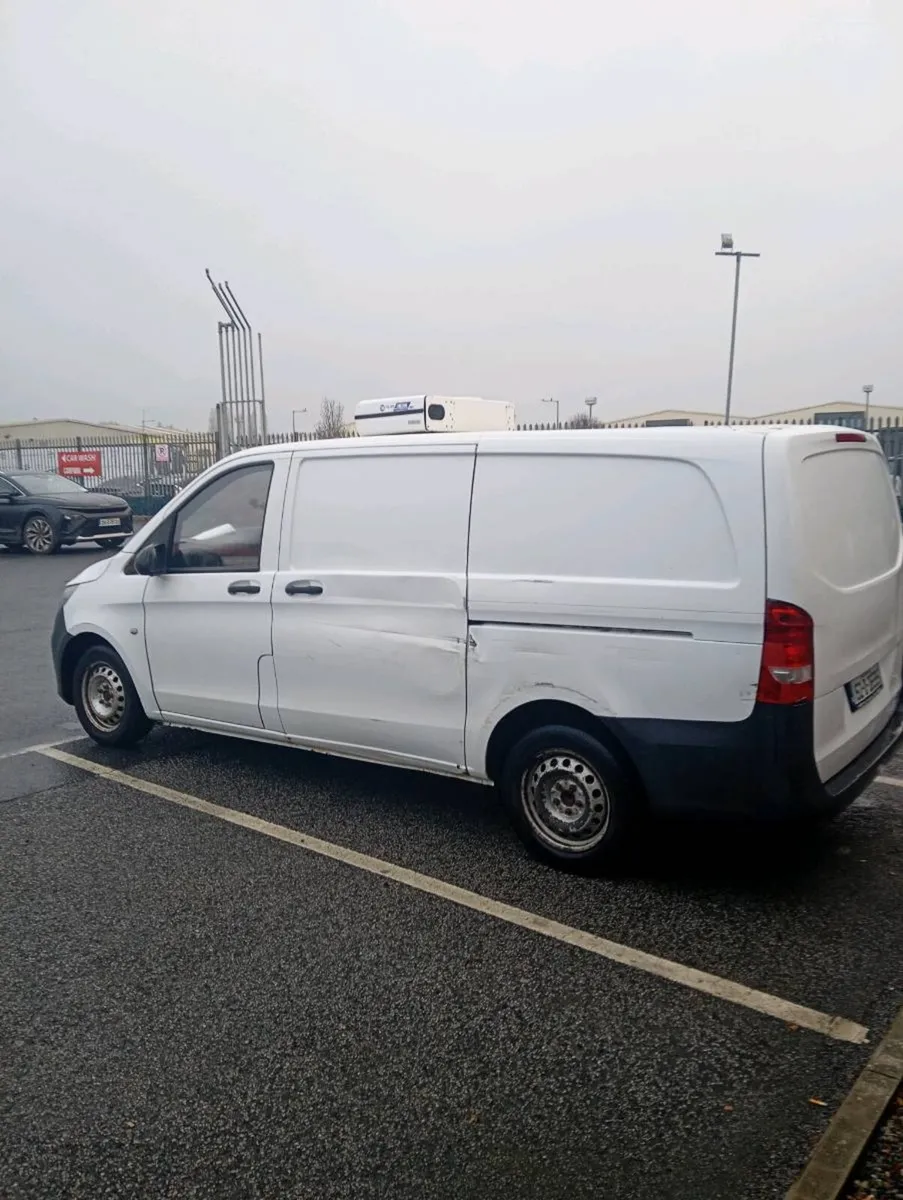 Mercedes vito refrigerated van - Image 2