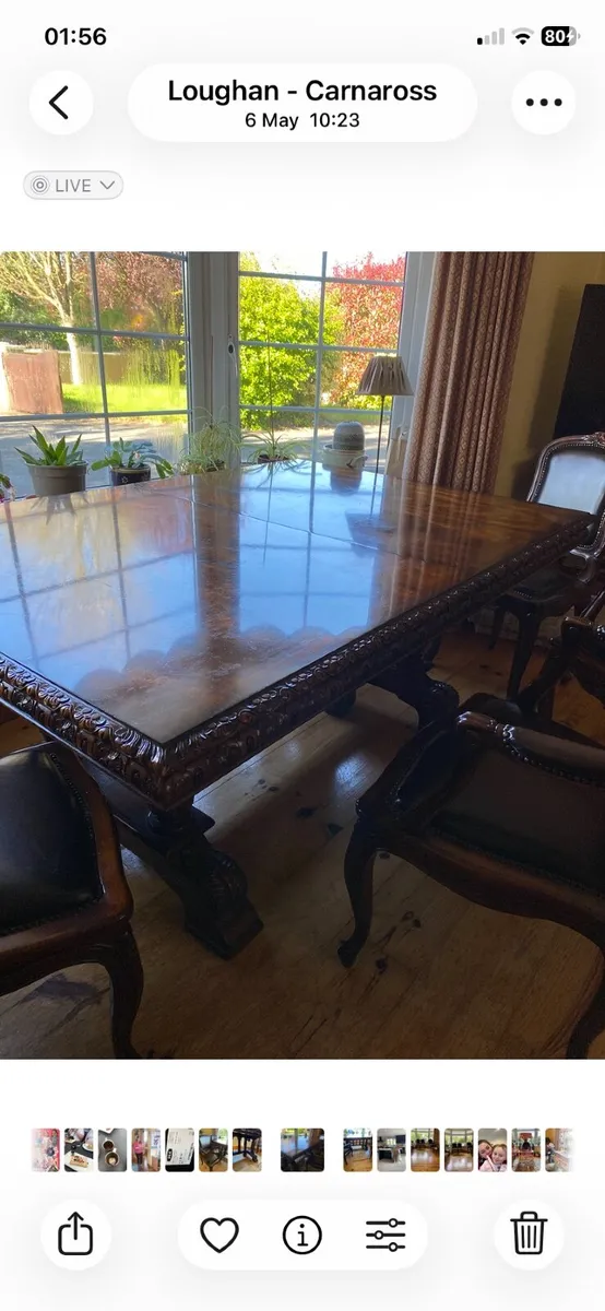 Table and 8 chairs - Image 1