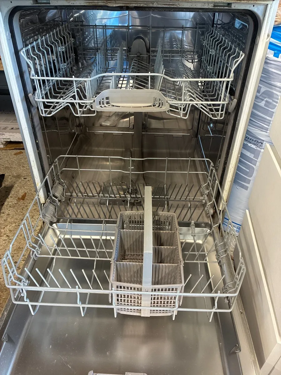Dishwasher Bosch series 2 (+ option for microwave) - Image 3