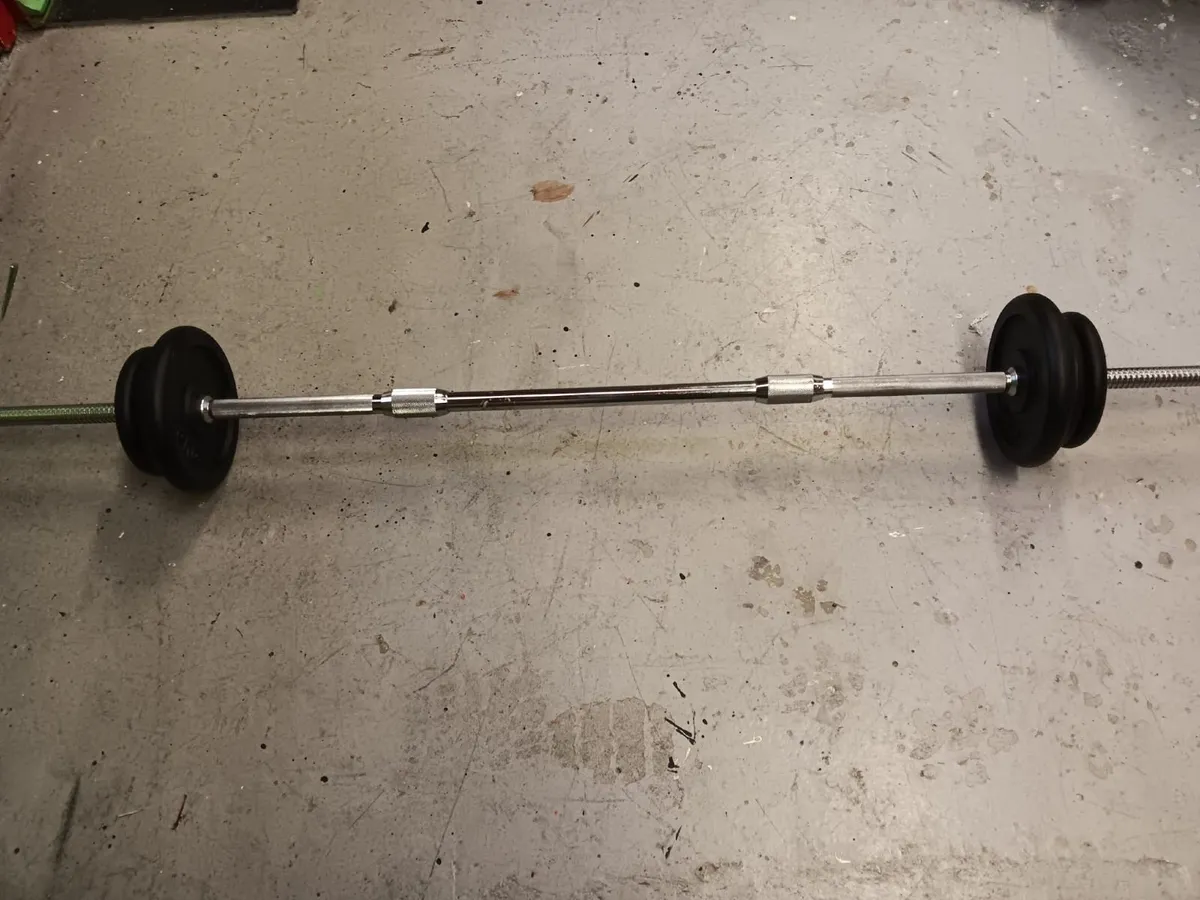 Gym workout bench and weights - Image 4