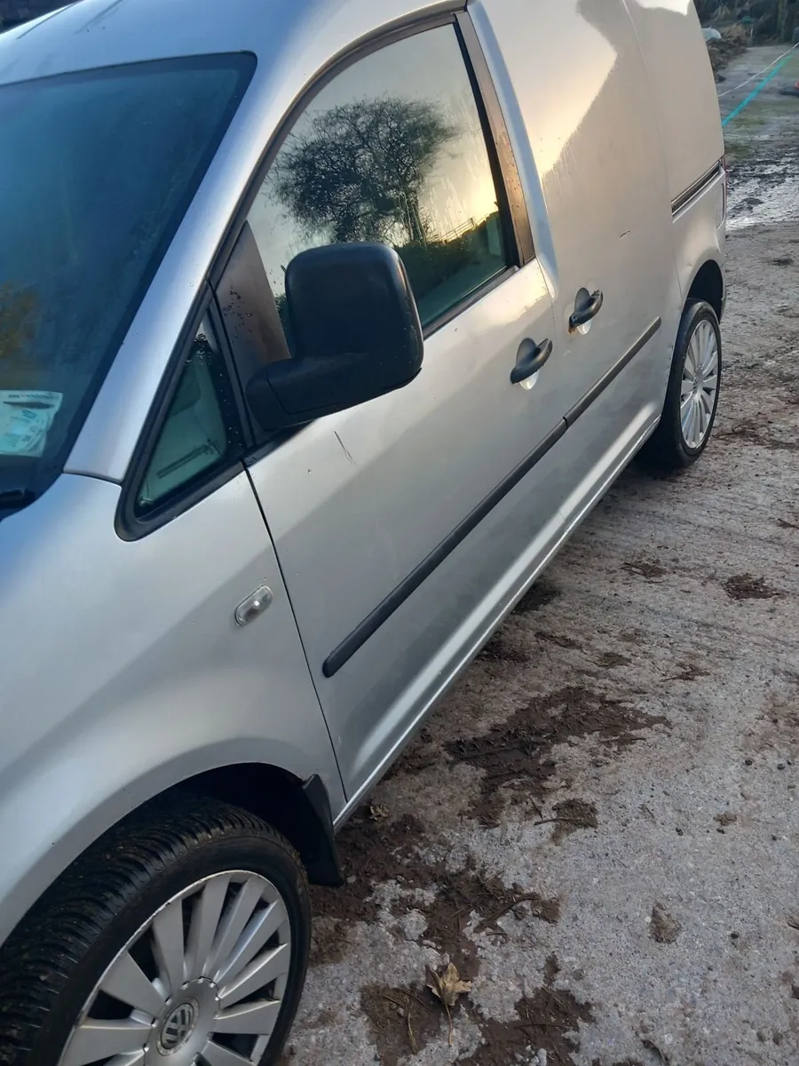 Volkswagen Caddy 2007 - Image 2