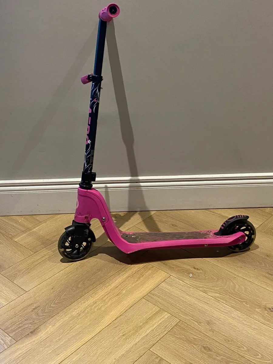 Aero C1 Scooter with Colour LED Wheels Pink - Image 1