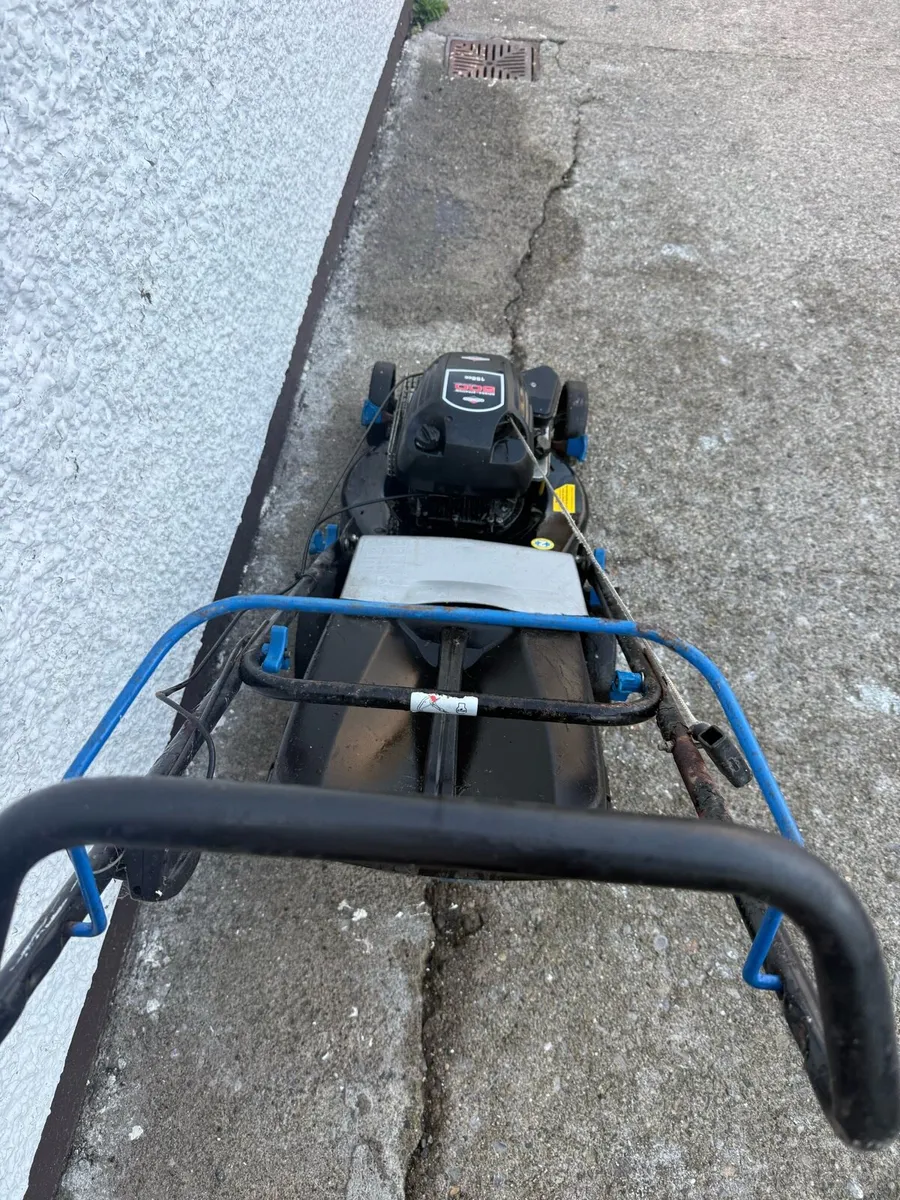 Petrol lawnmower - Image 3