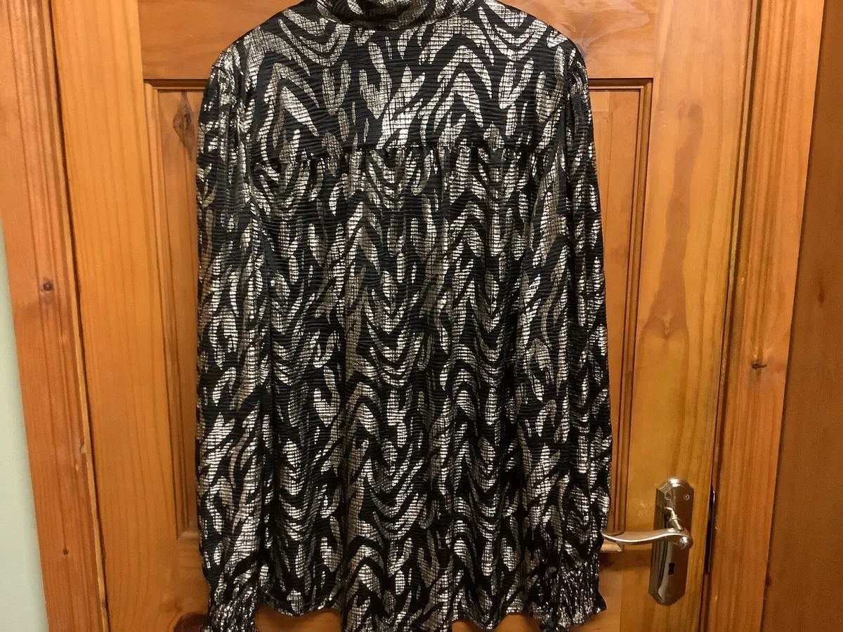 Blouse size Large - Image 2