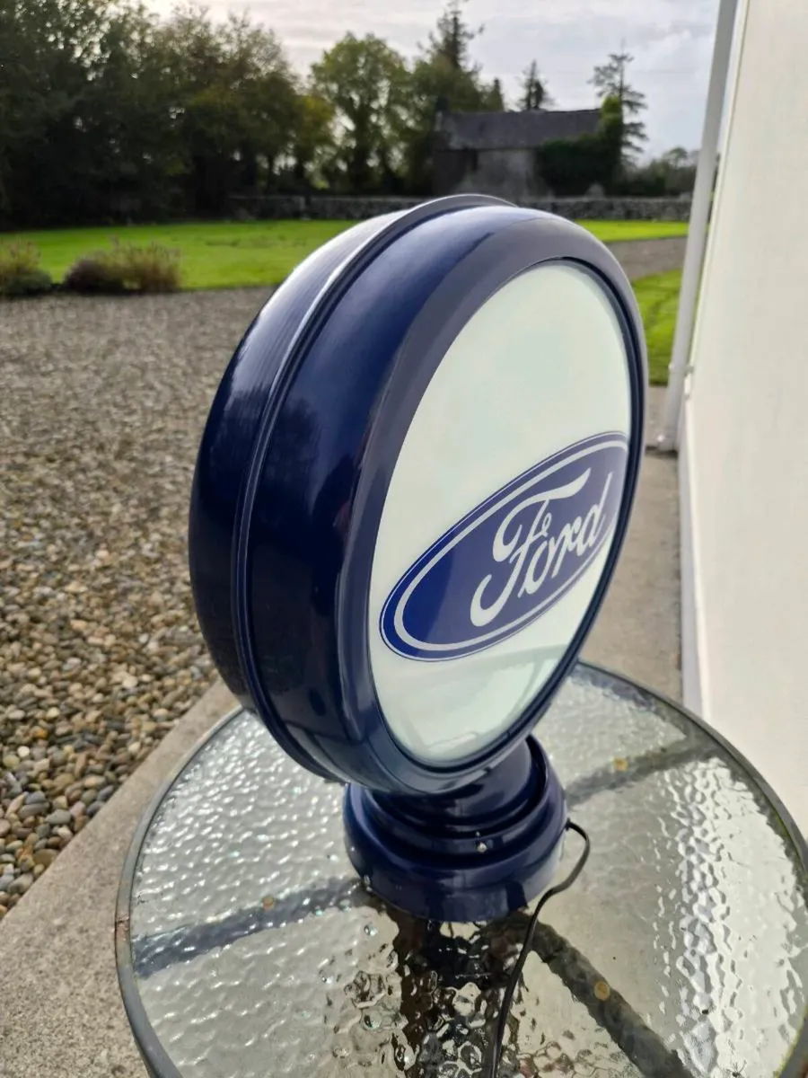 Ford  light up globe - Image 2