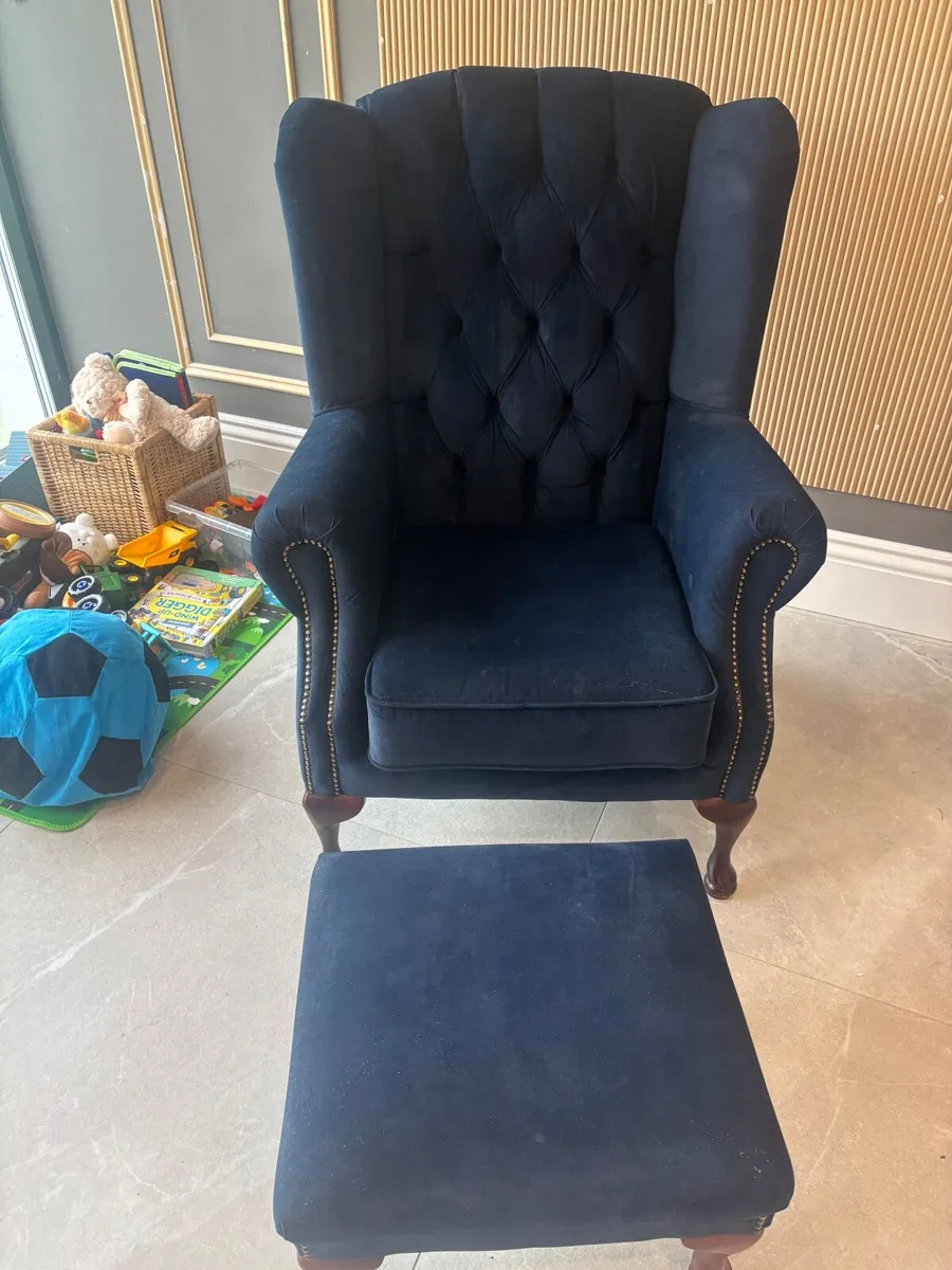 Queen Anne armchair - Image 1