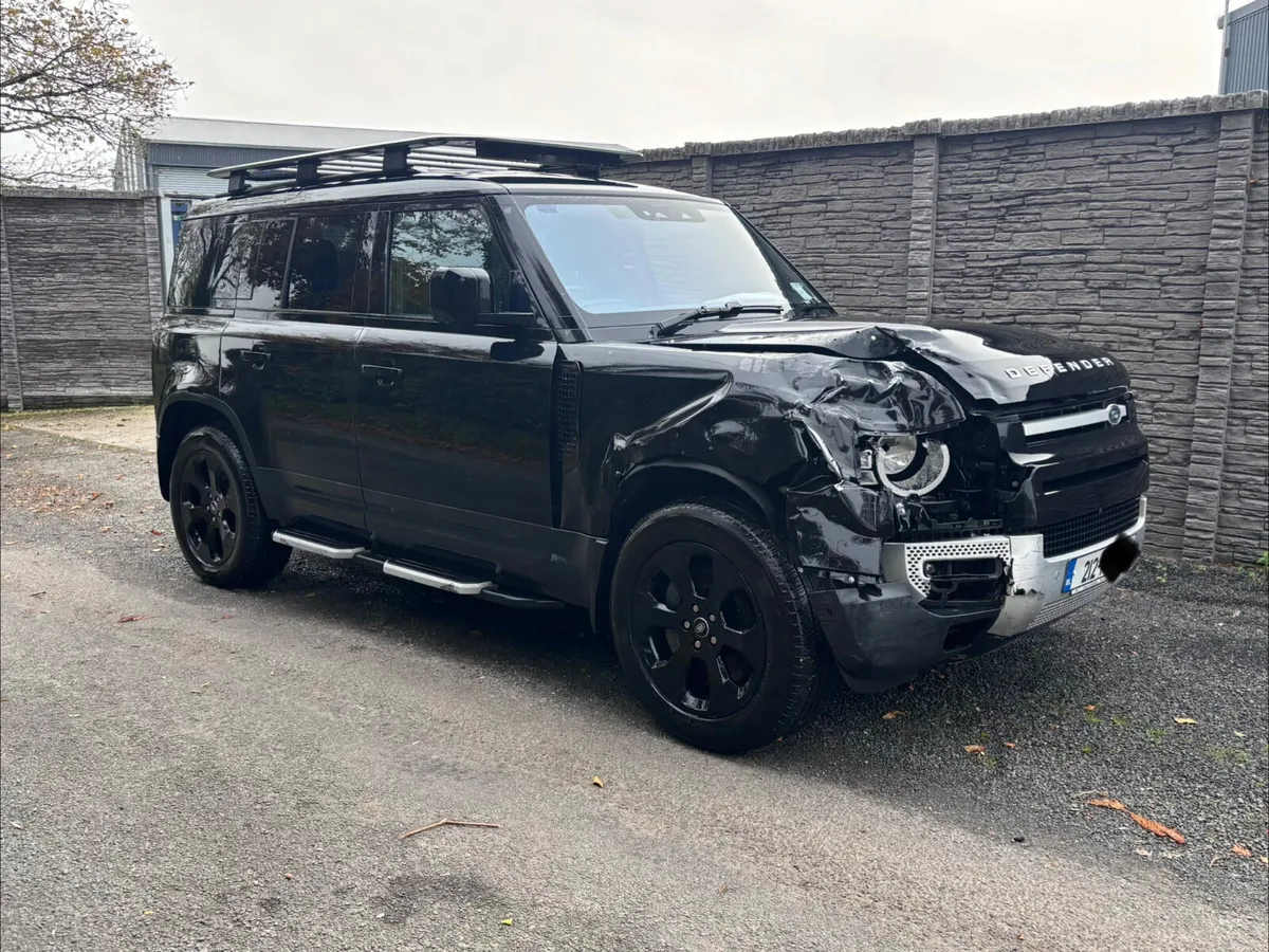 Landrover Defender 5 Seater  Hybrid - Image 3