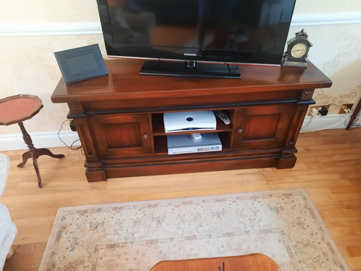 TV Cabinet