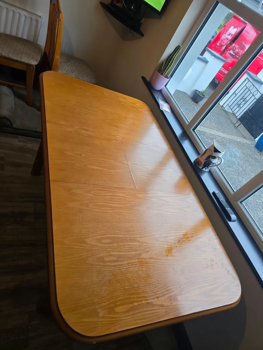 Kitchen Table & 4 chairs - Image 2