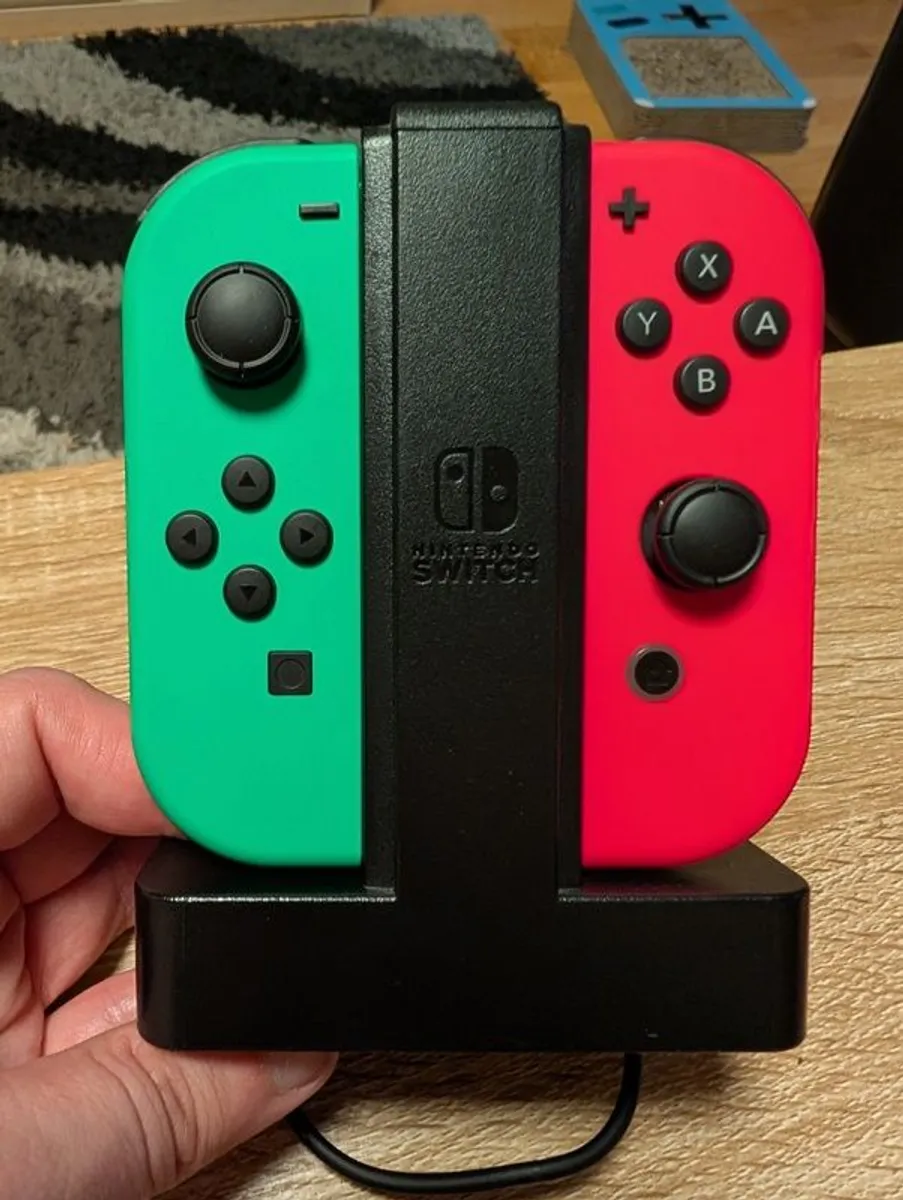 Nintendo Switch + Accessories - Image 4