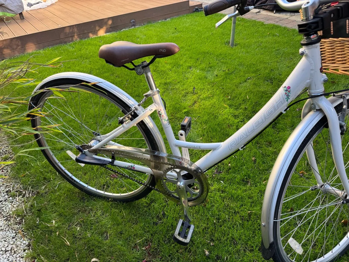 Raleigh Caprice Ladies Bike - Image 4