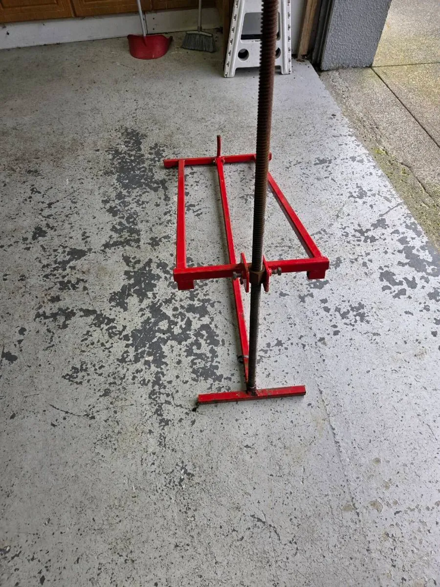 Ride On Mower Jack - Image 1