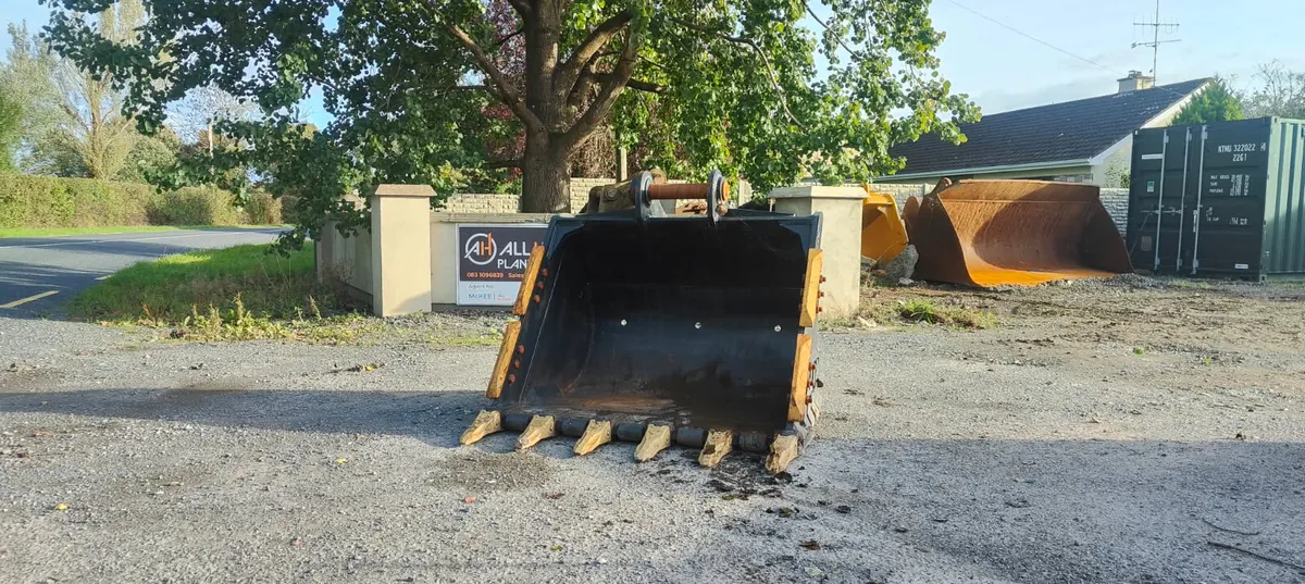 60" Hardox digging bucket 80mm pins - Image 1