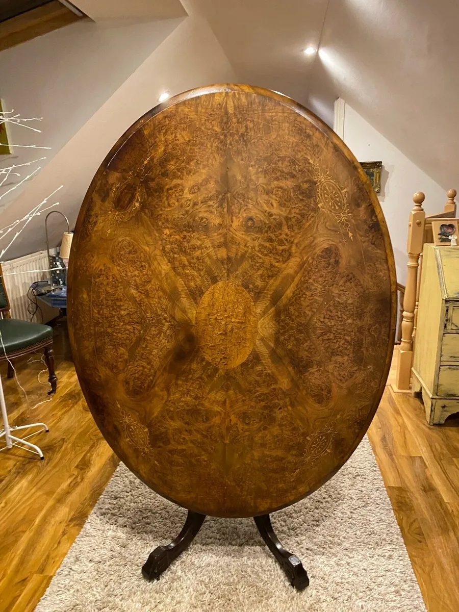 Walnut inlayed flip up table - Image 1
