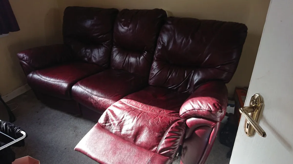 Leather sofa recliner - Image 3