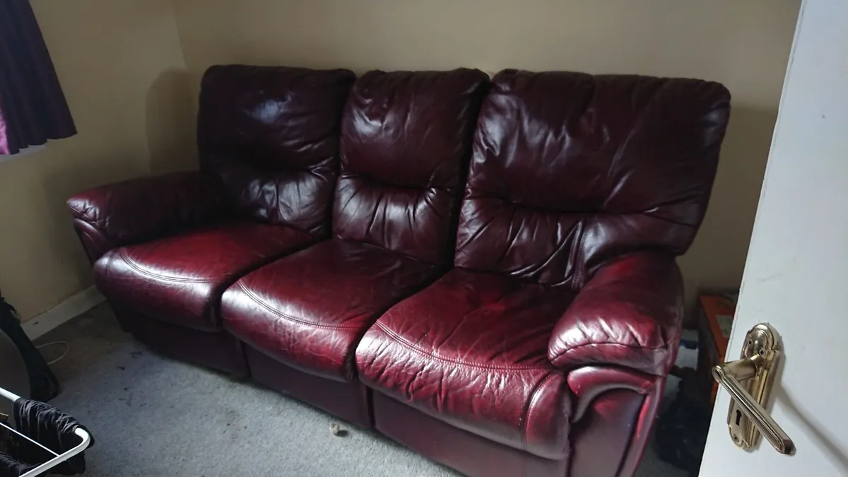 Leather sofa recliner - Image 1