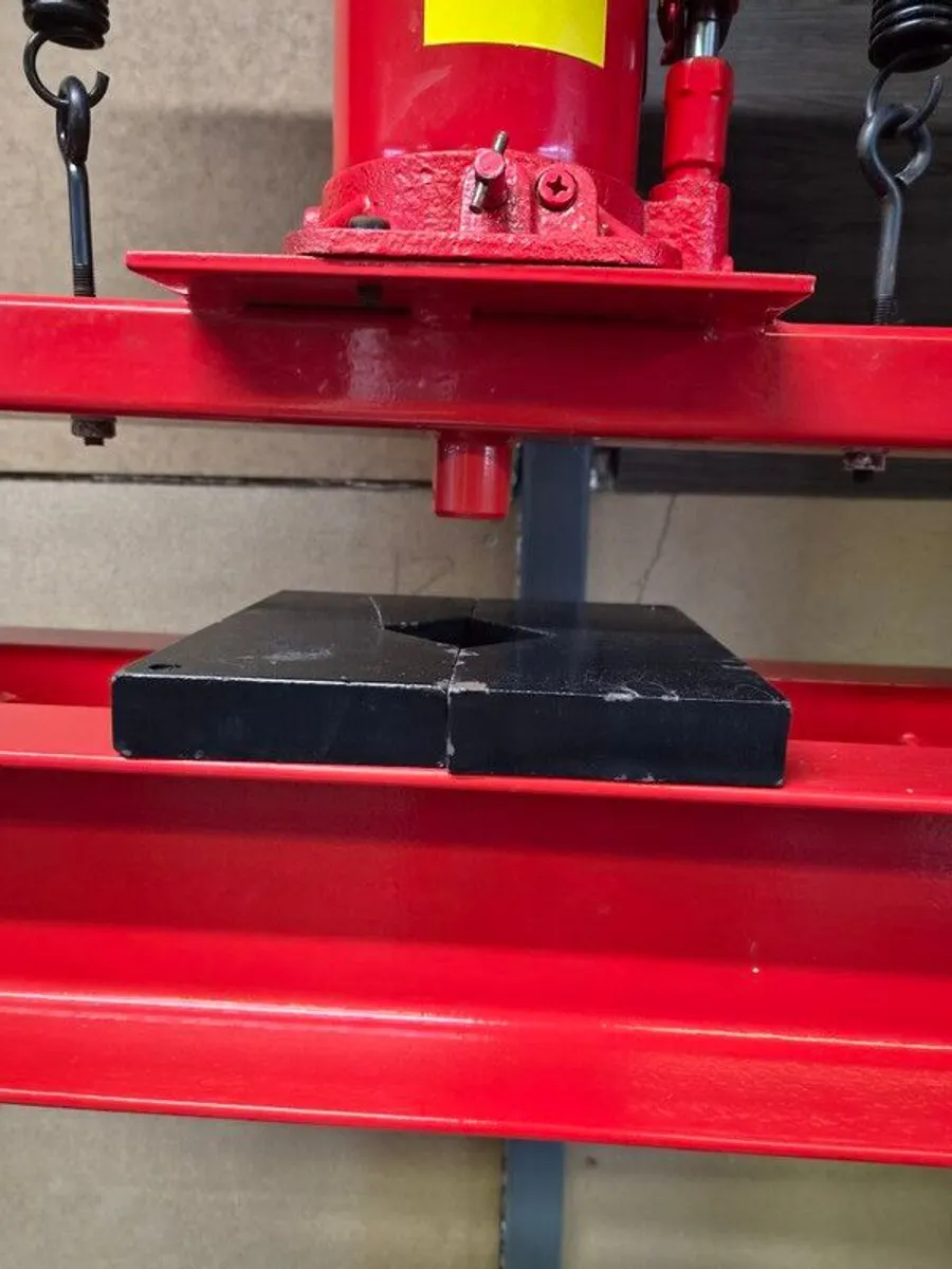 20 Ton Hydraulic Press, H Frame - Image 3