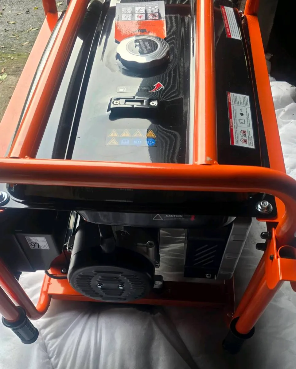 New elec start 6.8kva Victor - Image 4