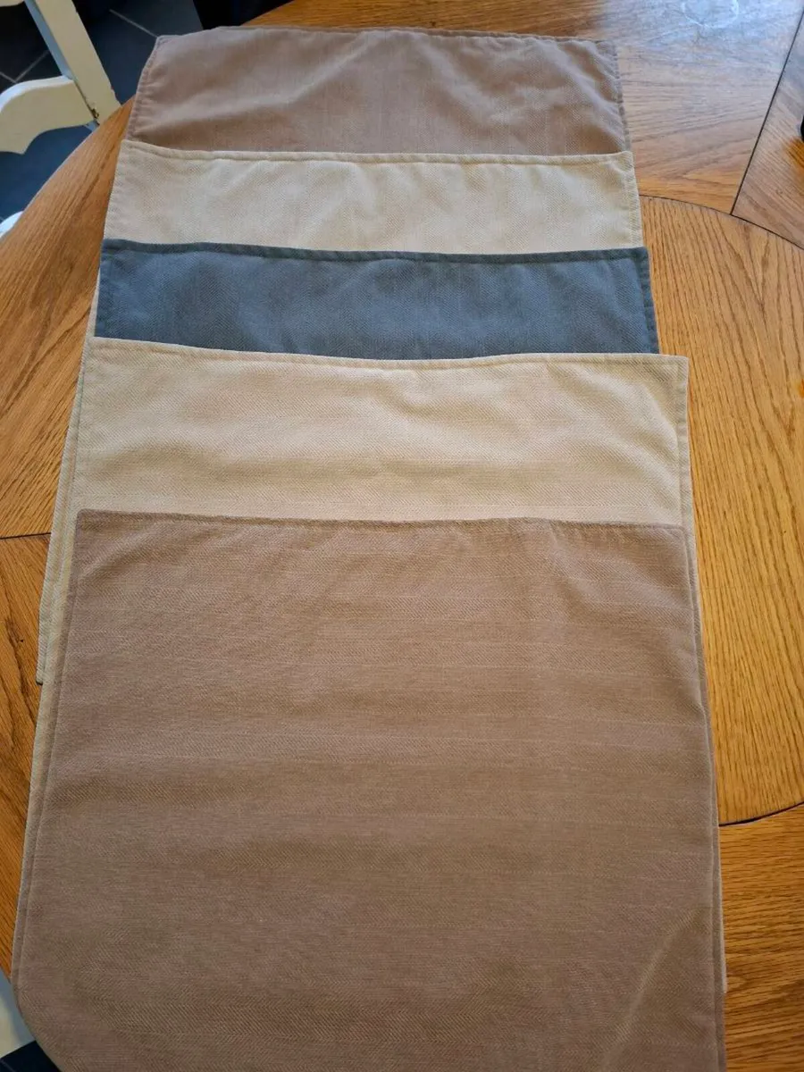 Scatter cushions - Image 1
