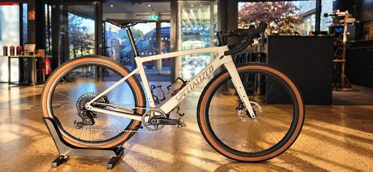 Specialized Diverge Expert Carbon Gravel Bike - Image 1