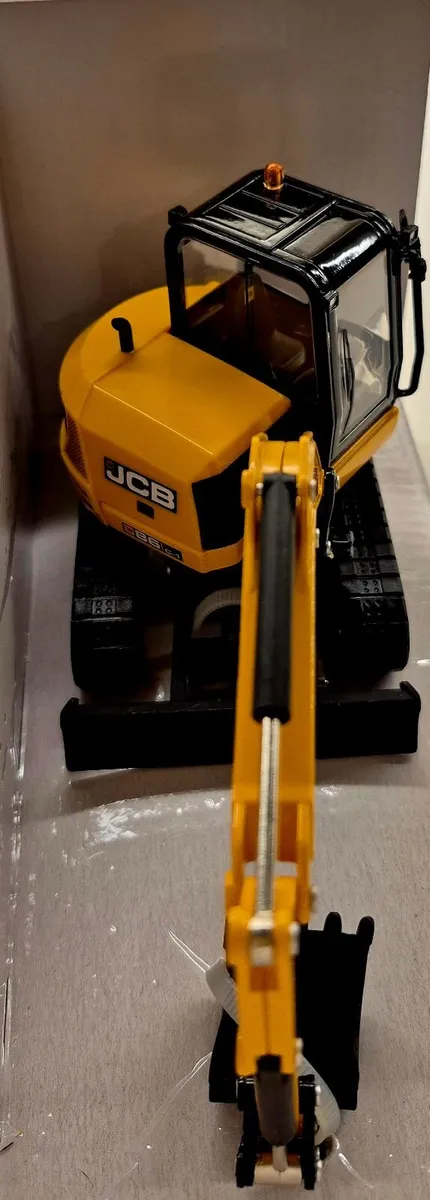Britains JCB 86C-1 Midi Excavator model - Image 2