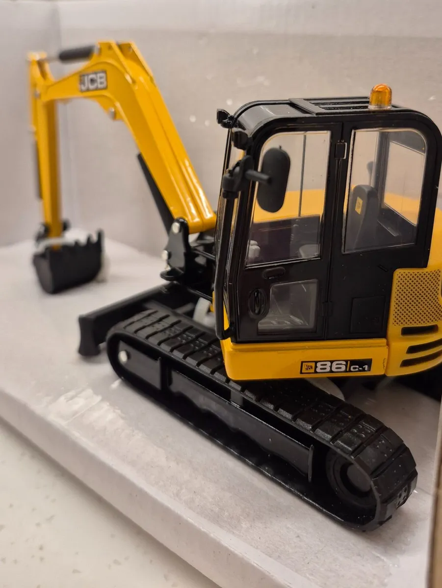 Britains JCB 86C-1 Midi Excavator model - Image 4