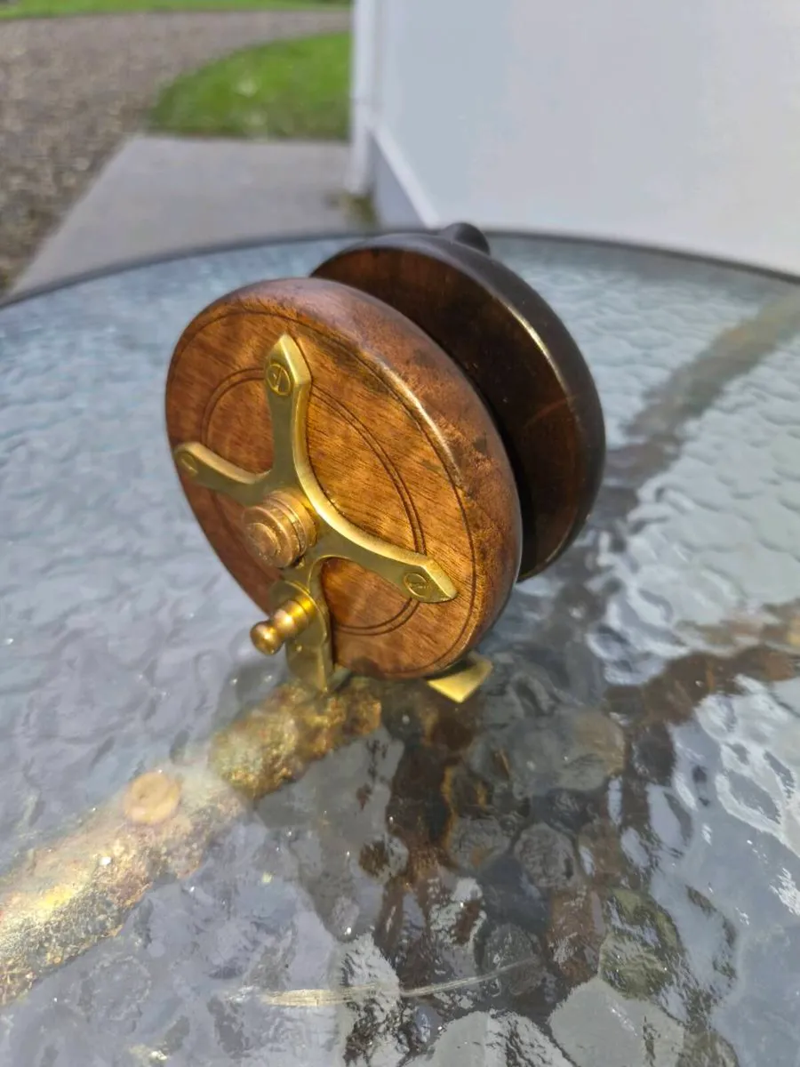 Old fishing  real  brass  timber - Image 1