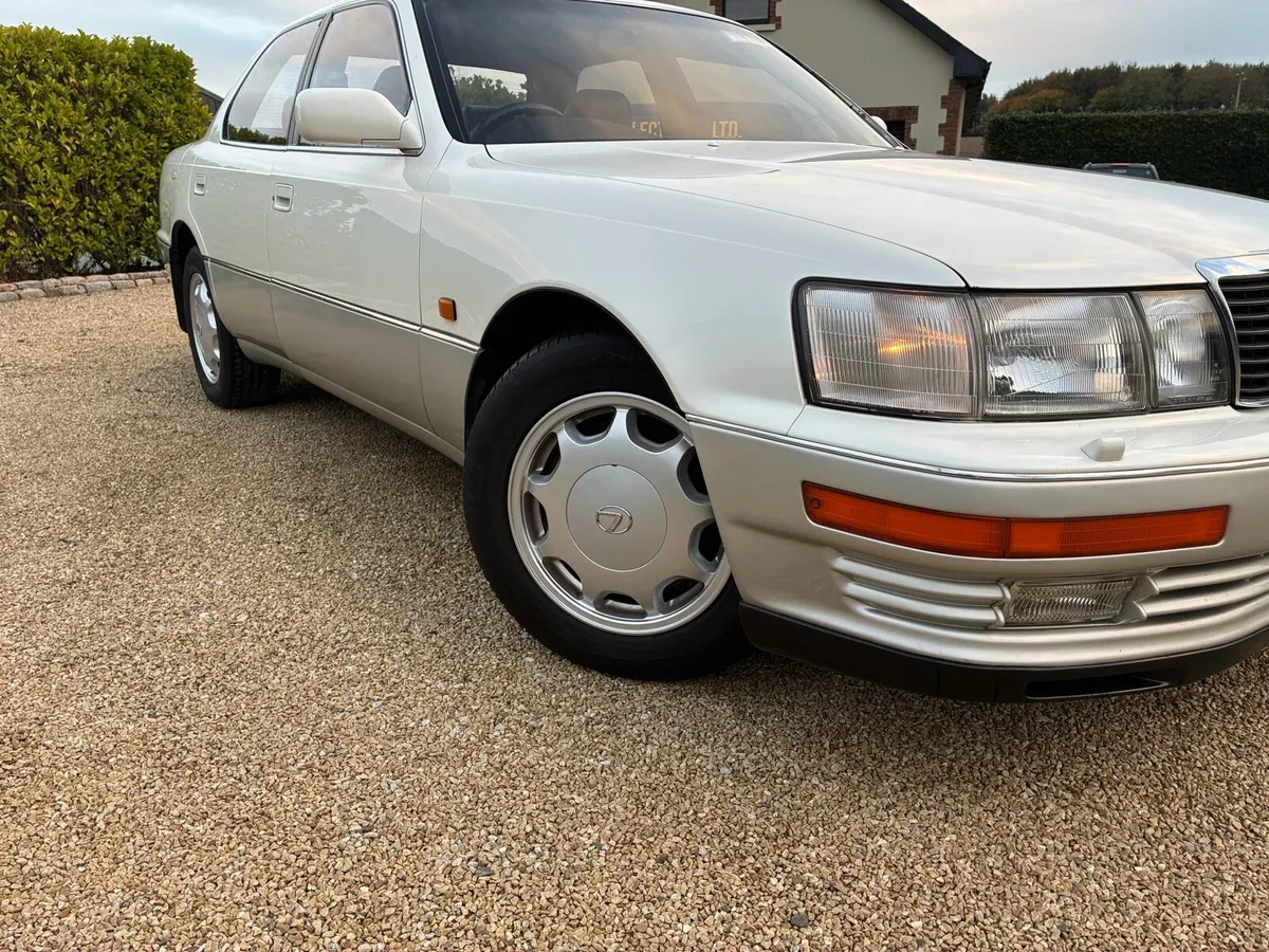 Lexus LS400 - Image 4