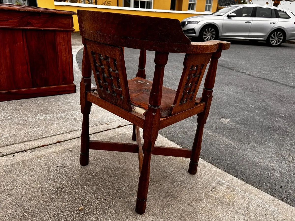 Monk’s Chair - Hand Carved Oak - Image 4