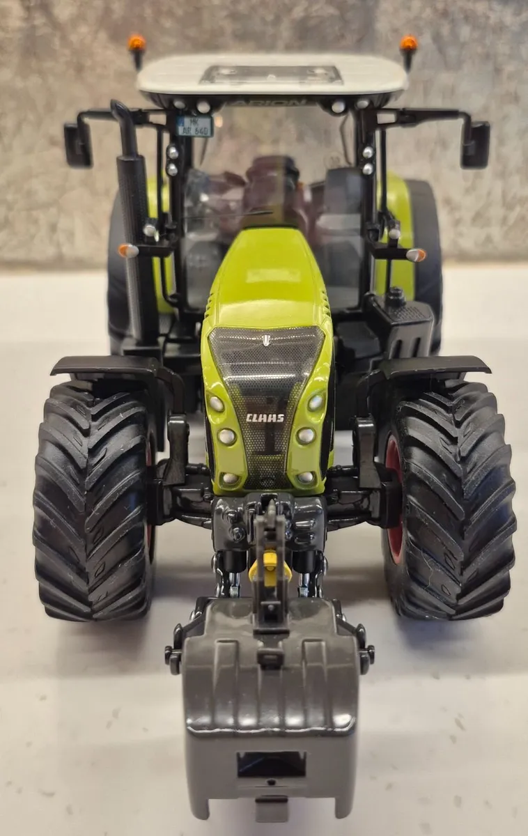 Claas Arion 640 Tractor model - Image 2