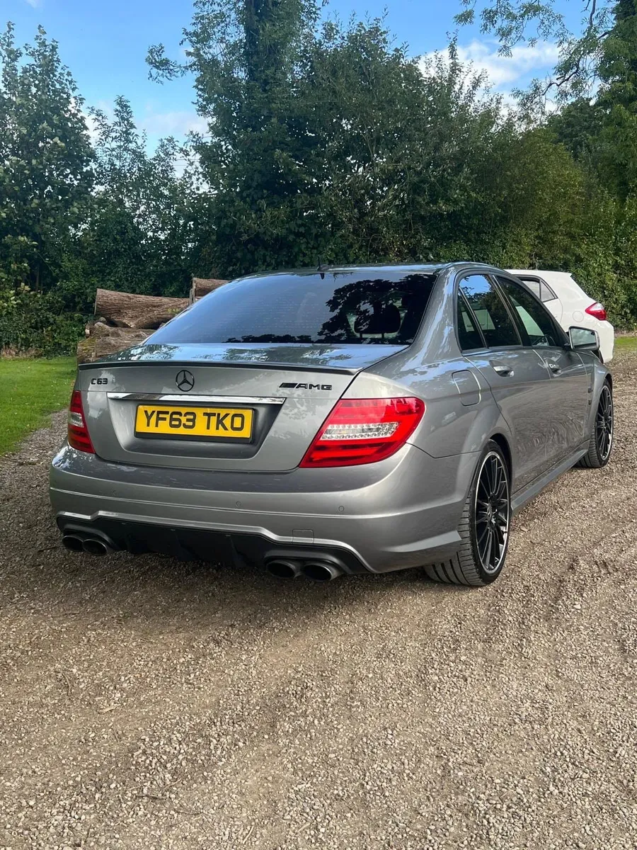 Mercedes C63 AMG - Image 2